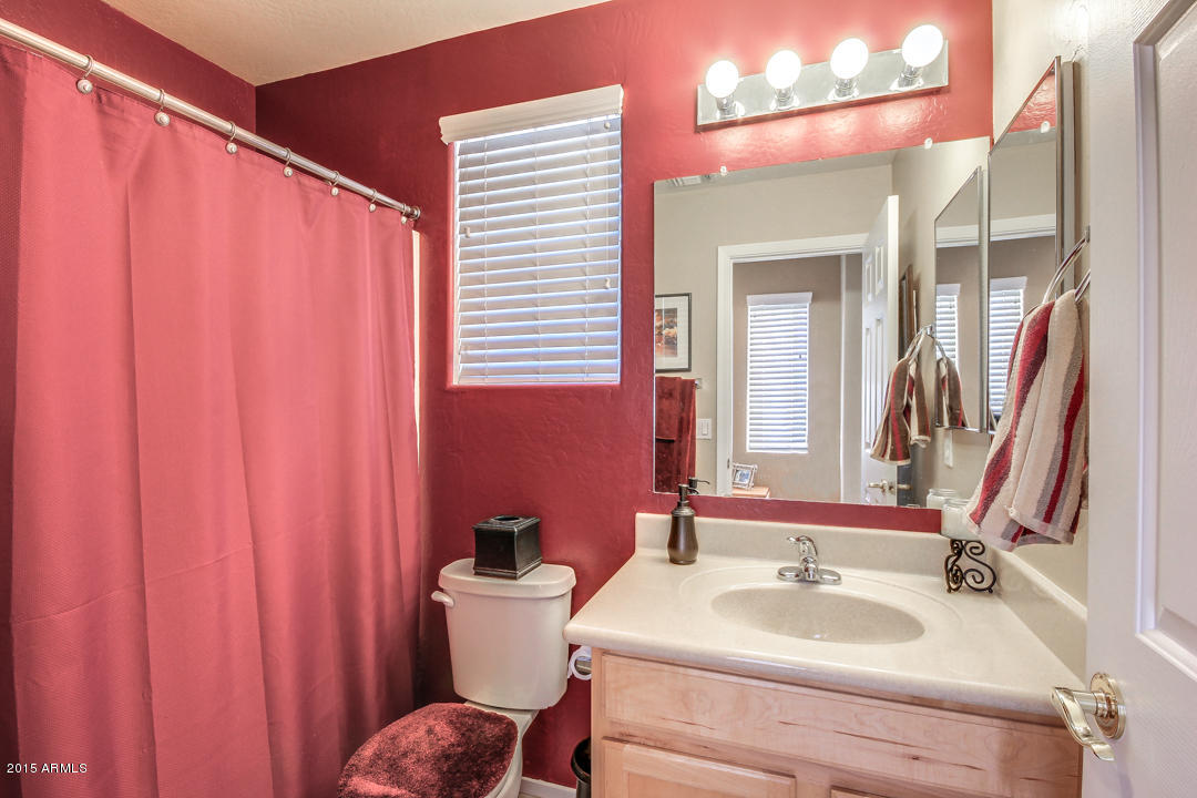 3288 East Warbler Road Gilbert, AZ 85297 - Photo 27 of 45 Bathroom2