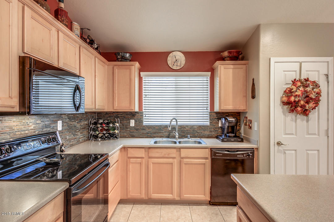 3288 East Warbler Road Gilbert, AZ 85297 - Photo 9 of 45 KitchenPantry