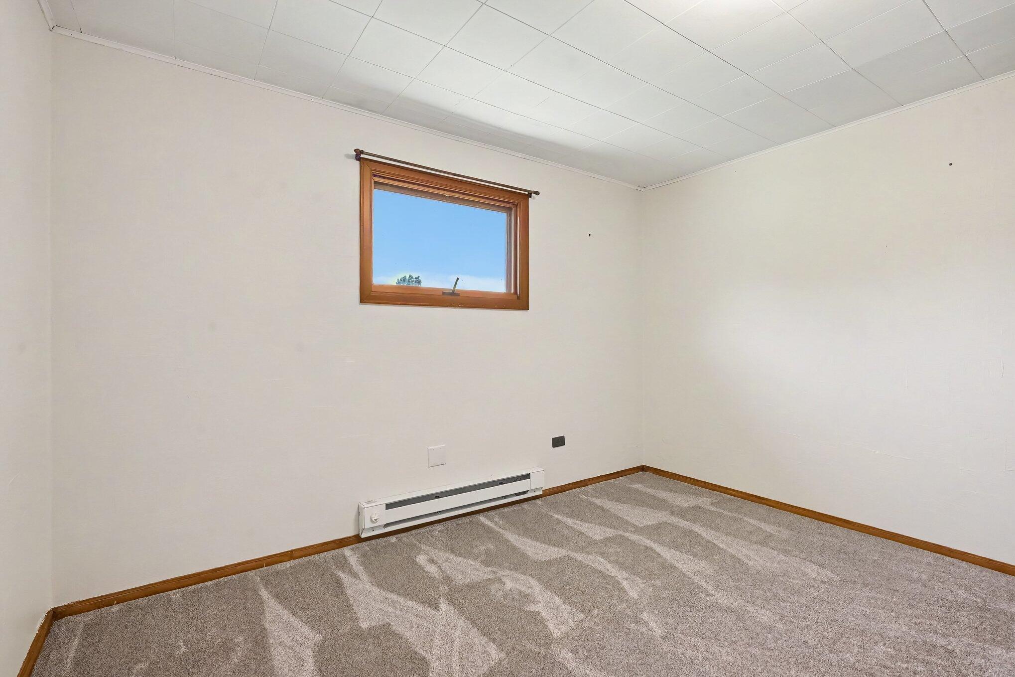 5405 Hartman Road Eau Claire, MI 49111 - Photo 17 of 36 016_file_2107