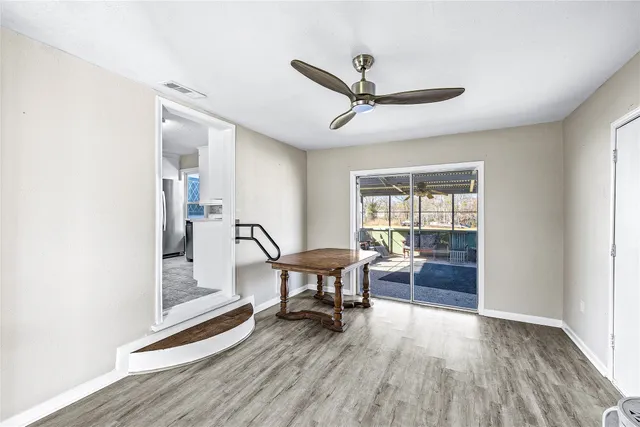 $1,995 | 1407 Bess Road, Dickinson, TX 77539