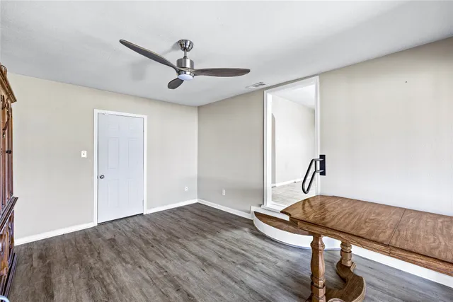 $1,995 | 1407 Bess Road, Dickinson, TX 77539