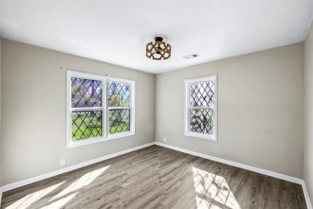 $1,995 | 1407 Bess Road, Dickinson, TX 77539