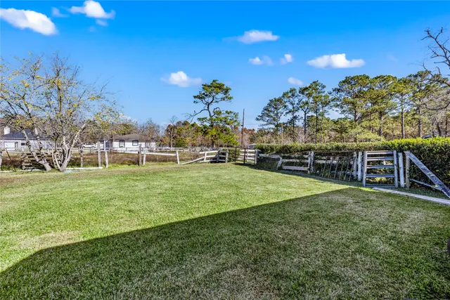 $1,995 | 1407 Bess Road, Dickinson, TX 77539