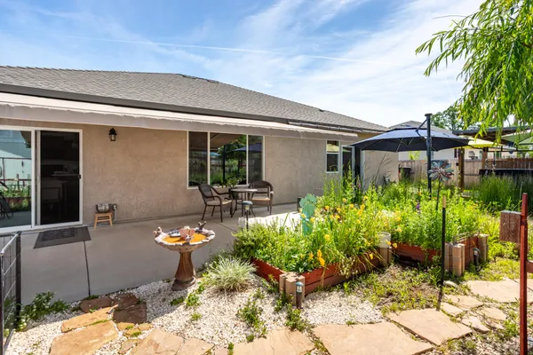 $529,900 | 1376 Fitz Place, Redding, CA 96003