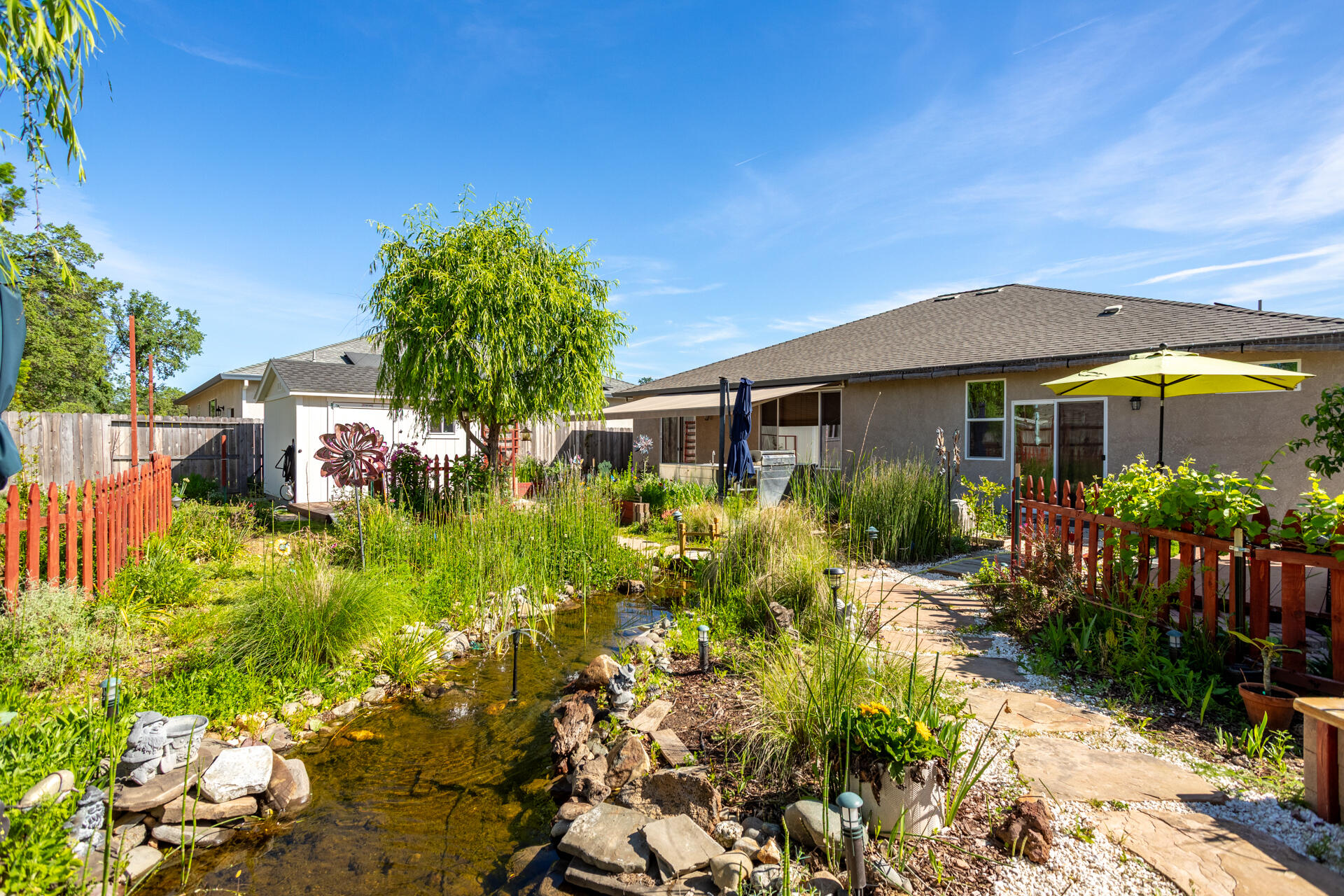 1376 Fitz Place Redding, CA 96003 - Photo 20 of 25 Yard