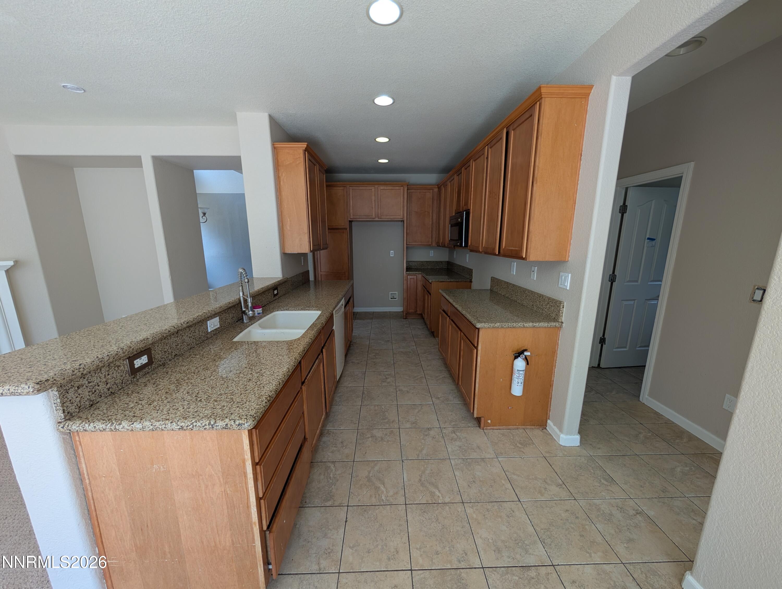 550 Martingale Court Reno, NV 89521 - Photo 9 of 36 Kitchen