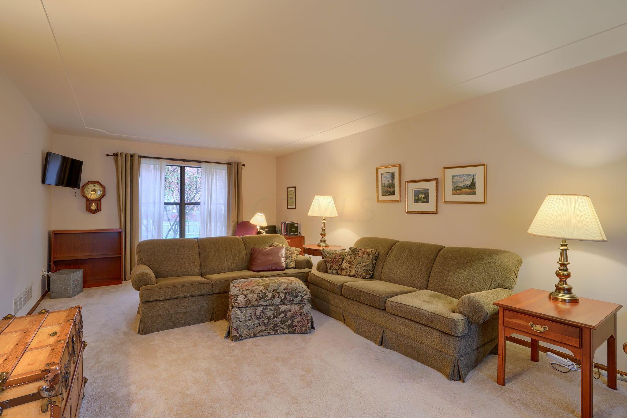 7770 Sanbrooke Road Dublin, OH 43016 - Photo 6 of 47 Large Living Room