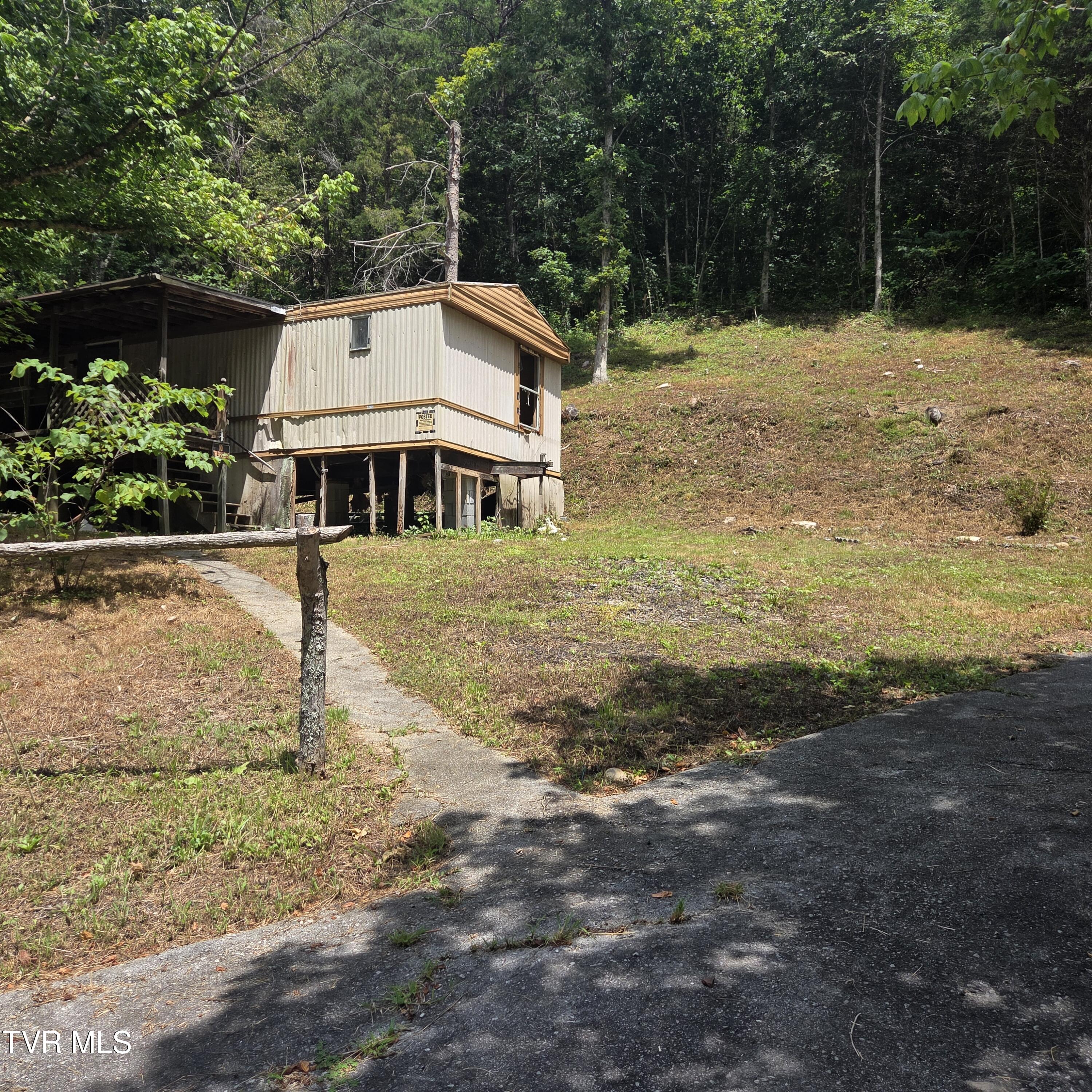 8300 Warrensburg Road Mosheim, TN 37818 - Photo 7 of 8 1000004259