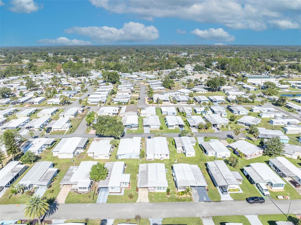 223 Paradise Leesburg, FL 34788 - Photo 33 of 43 a view of city with ocean