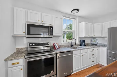 $439,900 | 471 South Clay Avenue, St. Louis, MO 63122