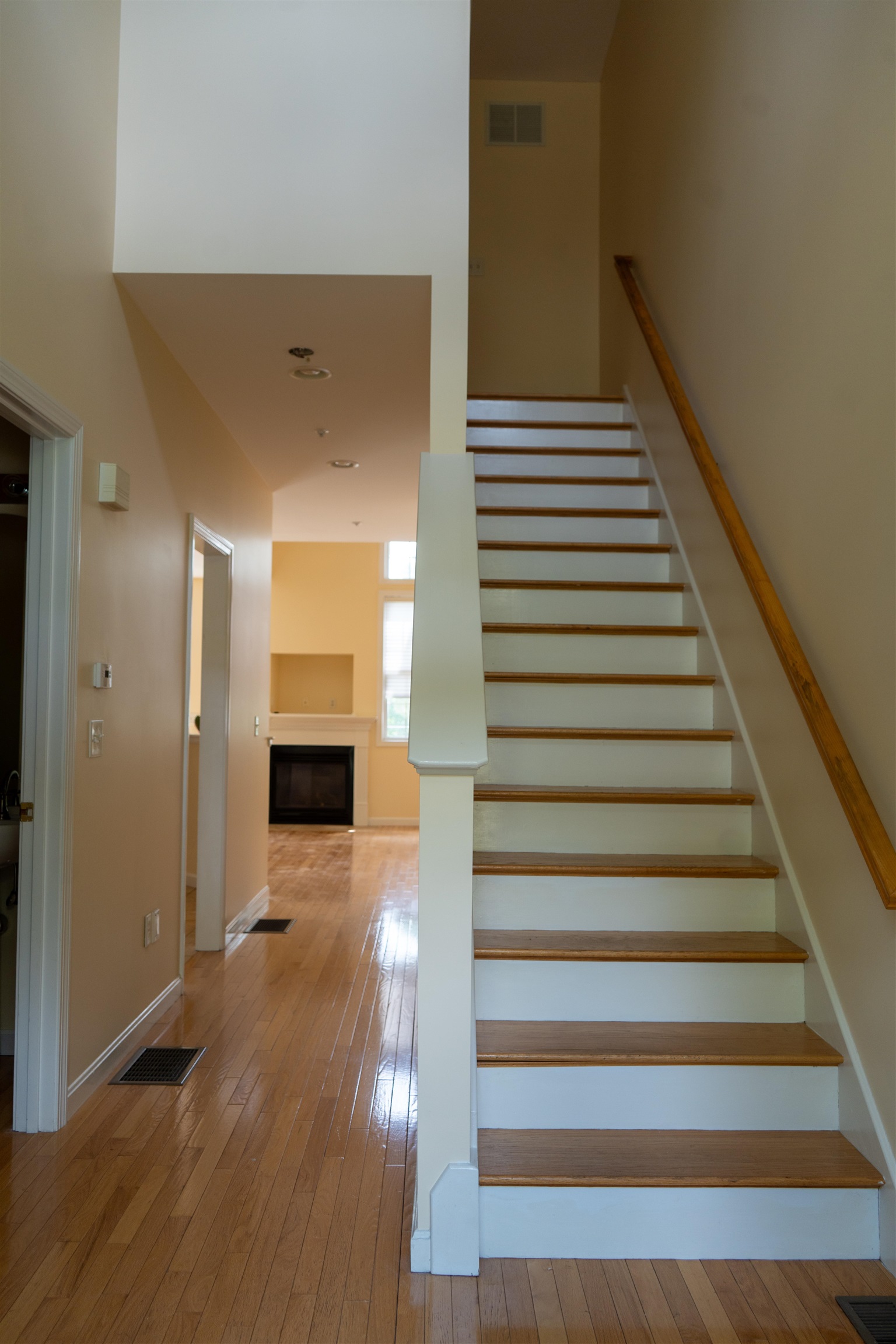 27 Reed Drive, Unit 27 Bedford, NH 03110 - Photo 2 of 24