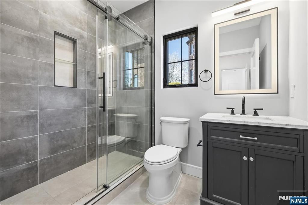 150 Howland Avenue River Edge, NJ 07661 - Photo 14 of 35