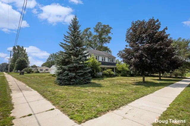 $339,900 | 212 56th Street Southwest, Wyoming, MI 49548