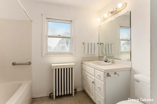 $339,900 | 212 56th Street Southwest, Wyoming, MI 49548