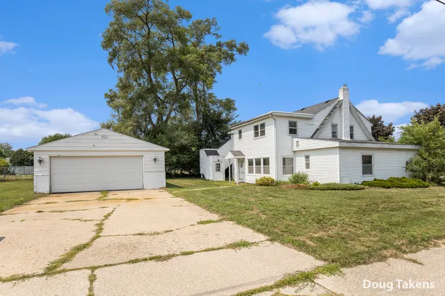 $339,900 | 212 56th Street Southwest, Wyoming, MI 49548