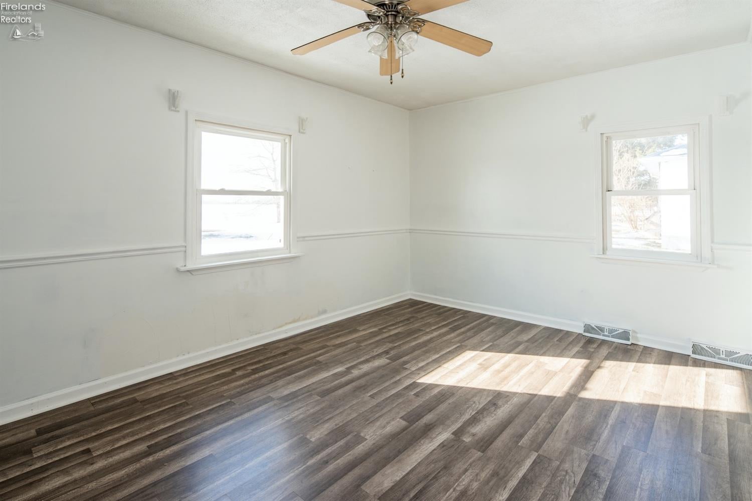 6410 West Harbor Road Port Clinton, OH 43452 - Photo 10 of 27 Gallery Image 10