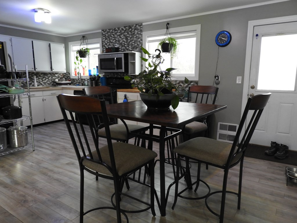 1326 State Rte 3 Morrisonville, NY 12962 - Photo 4 of 14 Gallery Image 4