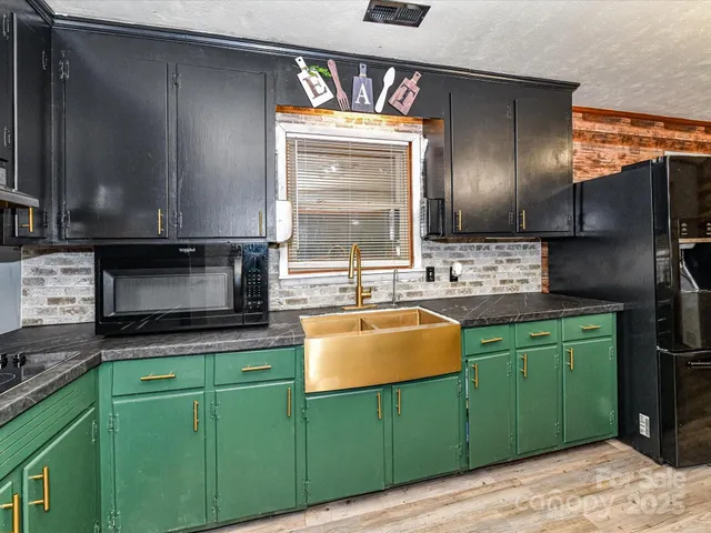 $350,000 | 4500 Matthews-Mint Hill Road, Matthews, NC 28105