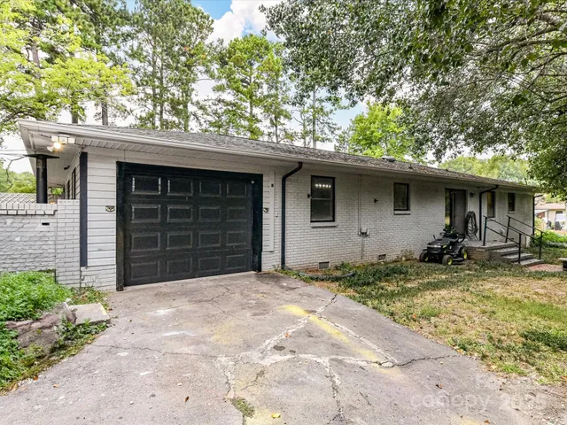 $350,000 | 4500 Matthews-Mint Hill Road, Matthews, NC 28105