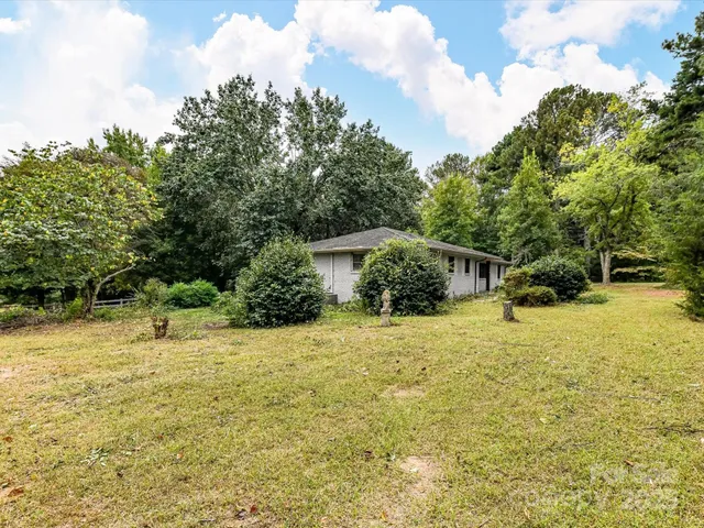$350,000 | 4500 Matthews-Mint Hill Road, Matthews, NC 28105