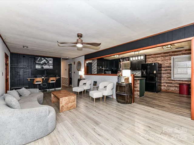 $350,000 | 4500 Matthews-Mint Hill Road, Matthews, NC 28105