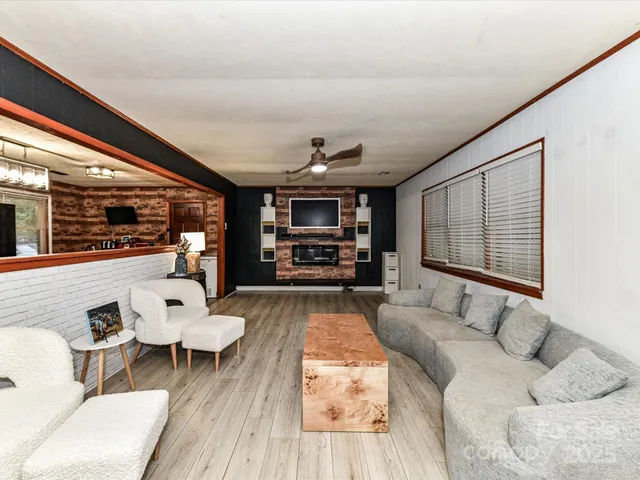 $350,000 | 4500 Matthews-Mint Hill Road, Matthews, NC 28105