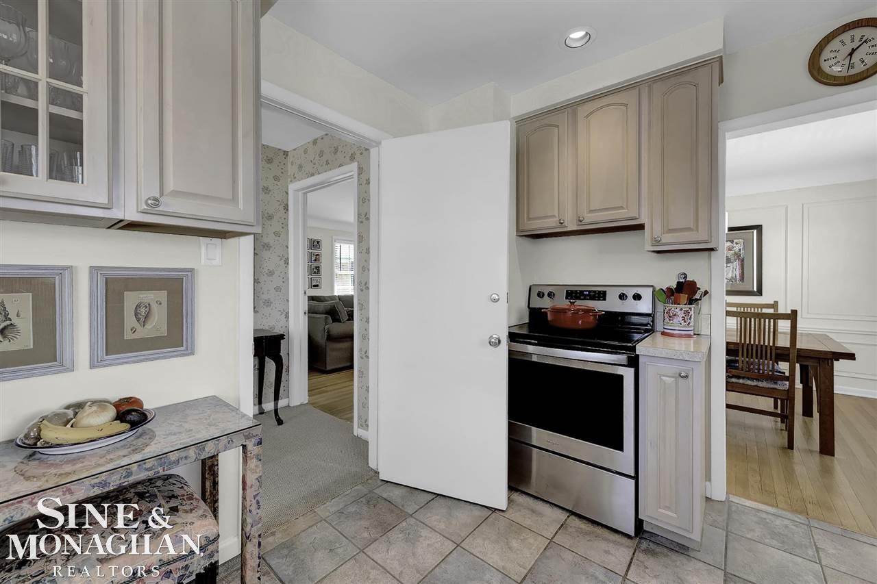 636 Cadieux Road Grosse Pointe, MI 48230 - Photo 11 of 29 Gallery Image 11