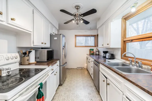 $130,000 | 1310 North Lakeview Drive, Derby, KS 67037