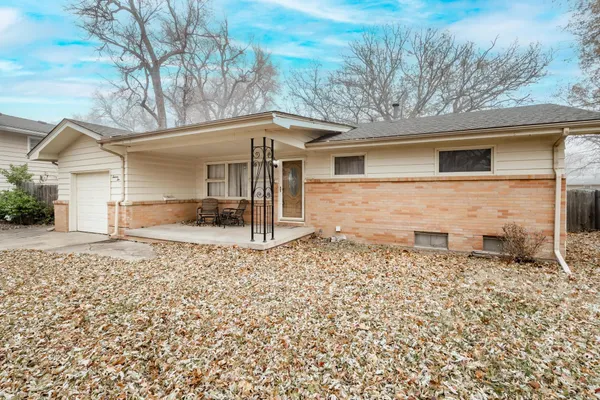 $130,000 | 1310 North Lakeview Drive, Derby, KS 67037