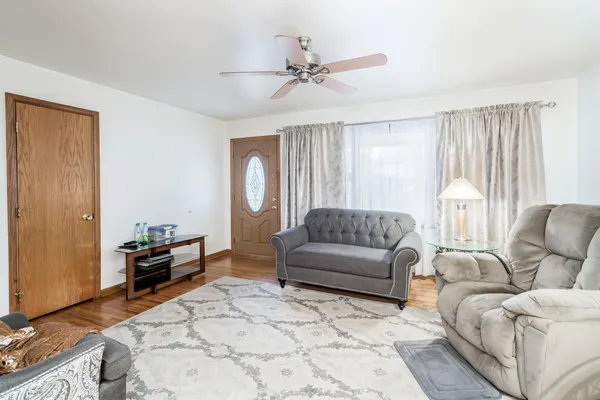 $130,000 | 1310 North Lakeview Drive, Derby, KS 67037