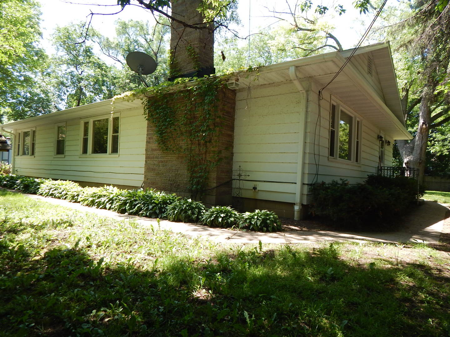 27375 West Nippersink Road Ingleside, IL 60041 - Photo 3 of 19 Gallery Image 3