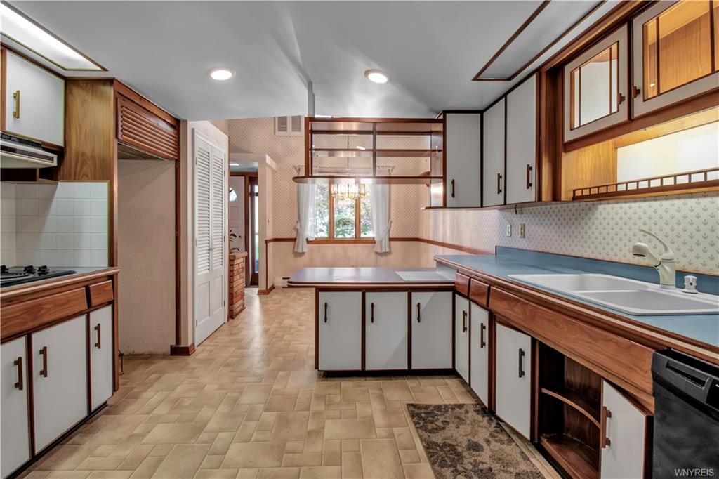4441 Union Road Cheektowaga, NY 14225 - Photo 6 of 32 Gallery Image 6