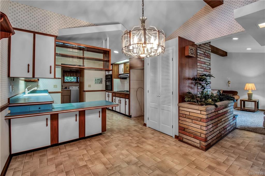 4441 Union Road Cheektowaga, NY 14225 - Photo 7 of 32 Gallery Image 7