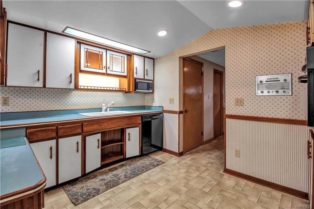 4441 Union Road Cheektowaga, NY 14225 - Photo 9 of 32 Gallery Image 9