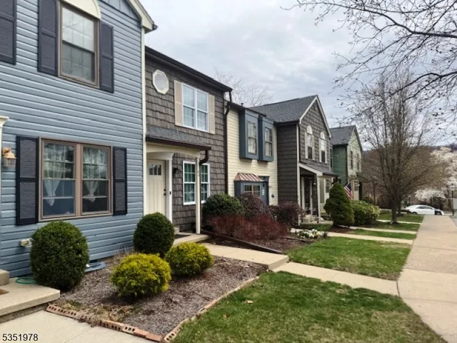 $300,000 | 44 Wood Duck Court, Hackettstown, NJ 07840
