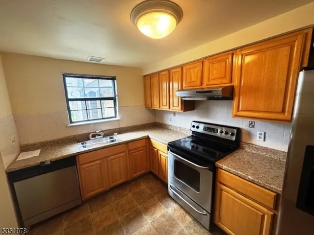 $300,000 | 44 Wood Duck Court, Hackettstown, NJ 07840