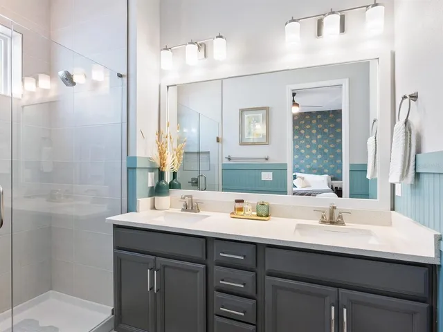 $749,000 | 2337 Lindstrom Street, Sarasota, FL 34237