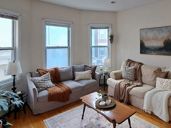 $6,000 | 143 Hillside Street, Unit 2, Boston, MA 02120