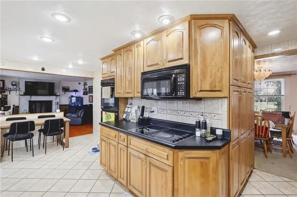$274,900 | 114 Tangleview Drive, White Oak, PA 15131