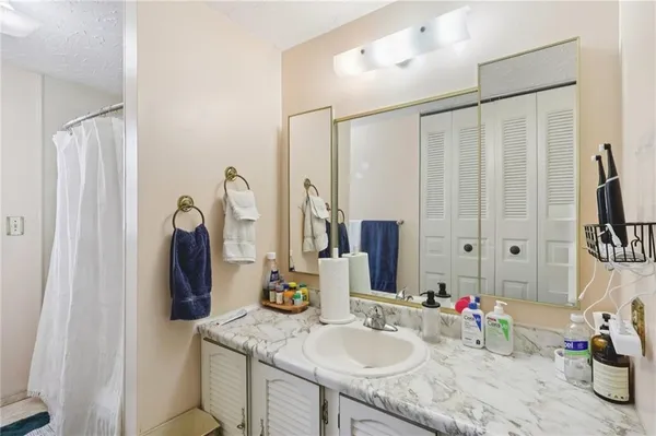 $269,900 | 114 Tangleview Drive, White Oak, PA 15131