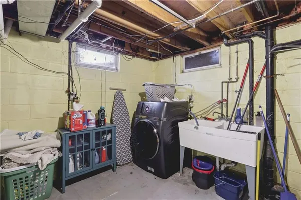 $274,900 | 114 Tangleview Drive, White Oak, PA 15131