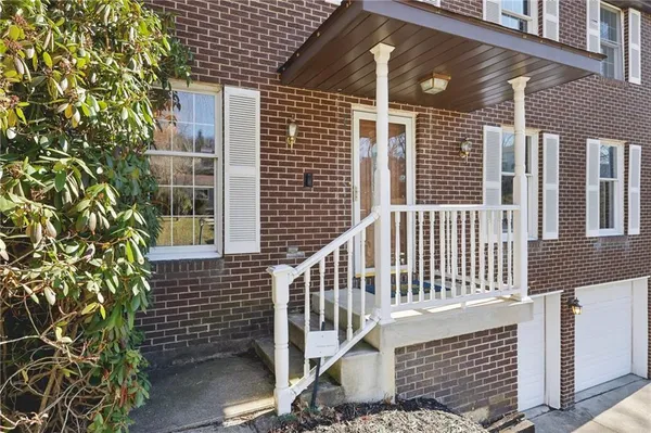 $274,900 | 114 Tangleview Drive, White Oak, PA 15131