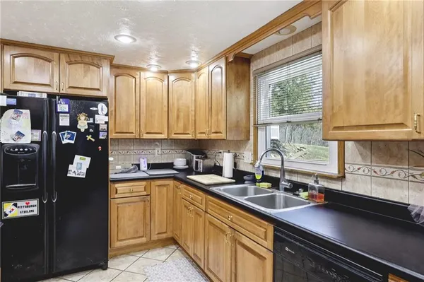 $274,900 | 114 Tangleview Drive, White Oak, PA 15131