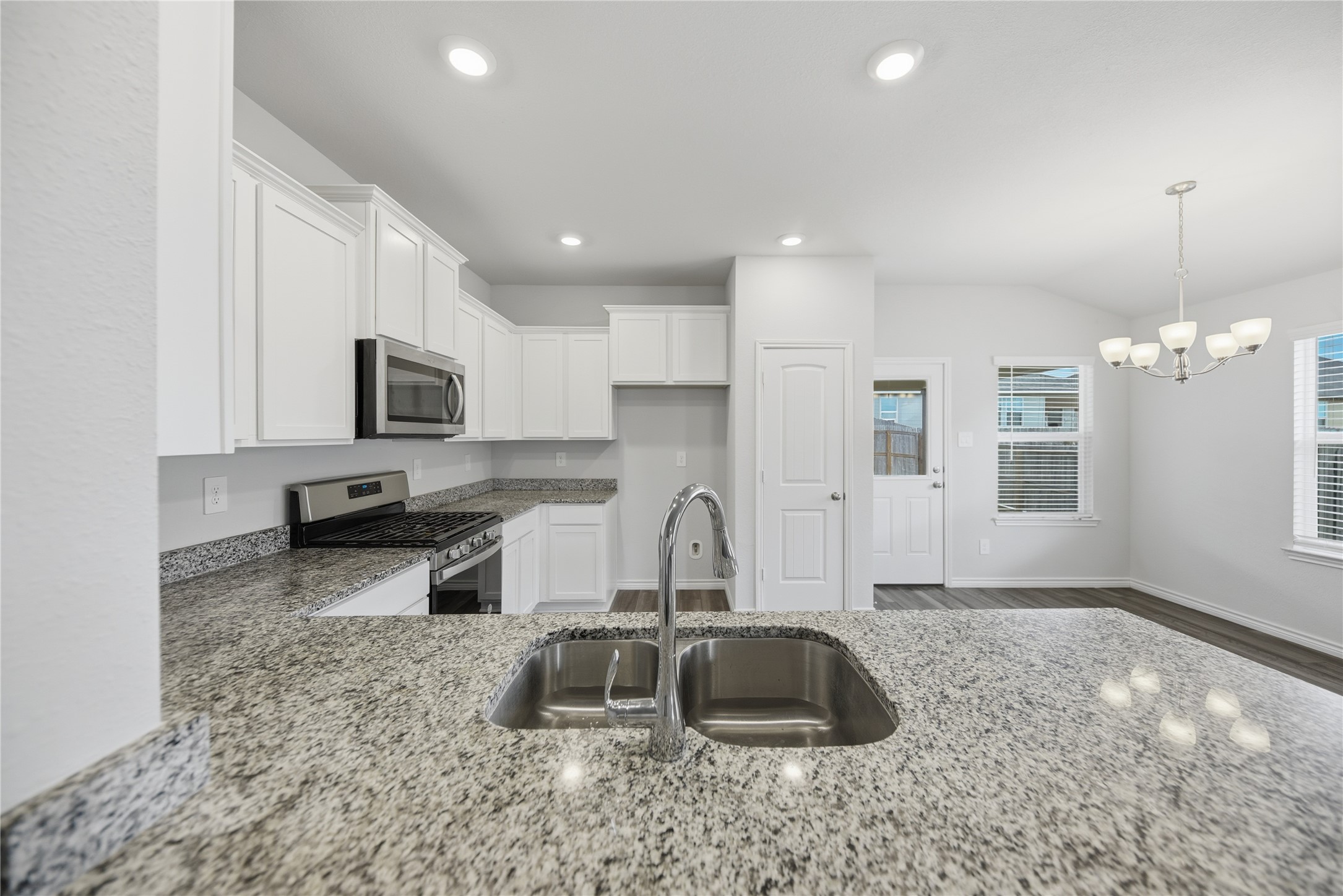1010 Fannin Street Brenham, TX 77833 - Photo 13 of 30