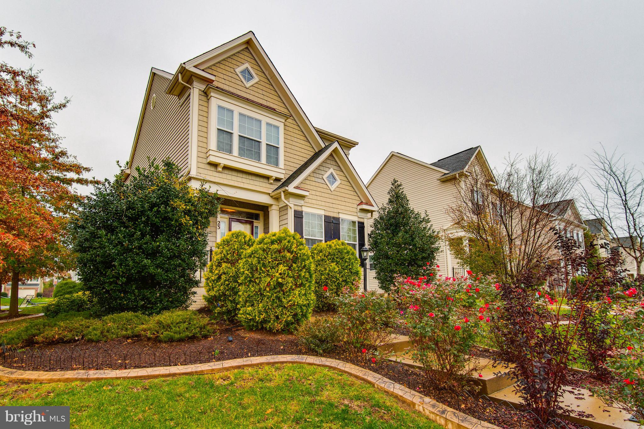 23 Short Branch Road Stafford, VA 22556 - Photo 2 of 30 Nicely landscaped yard