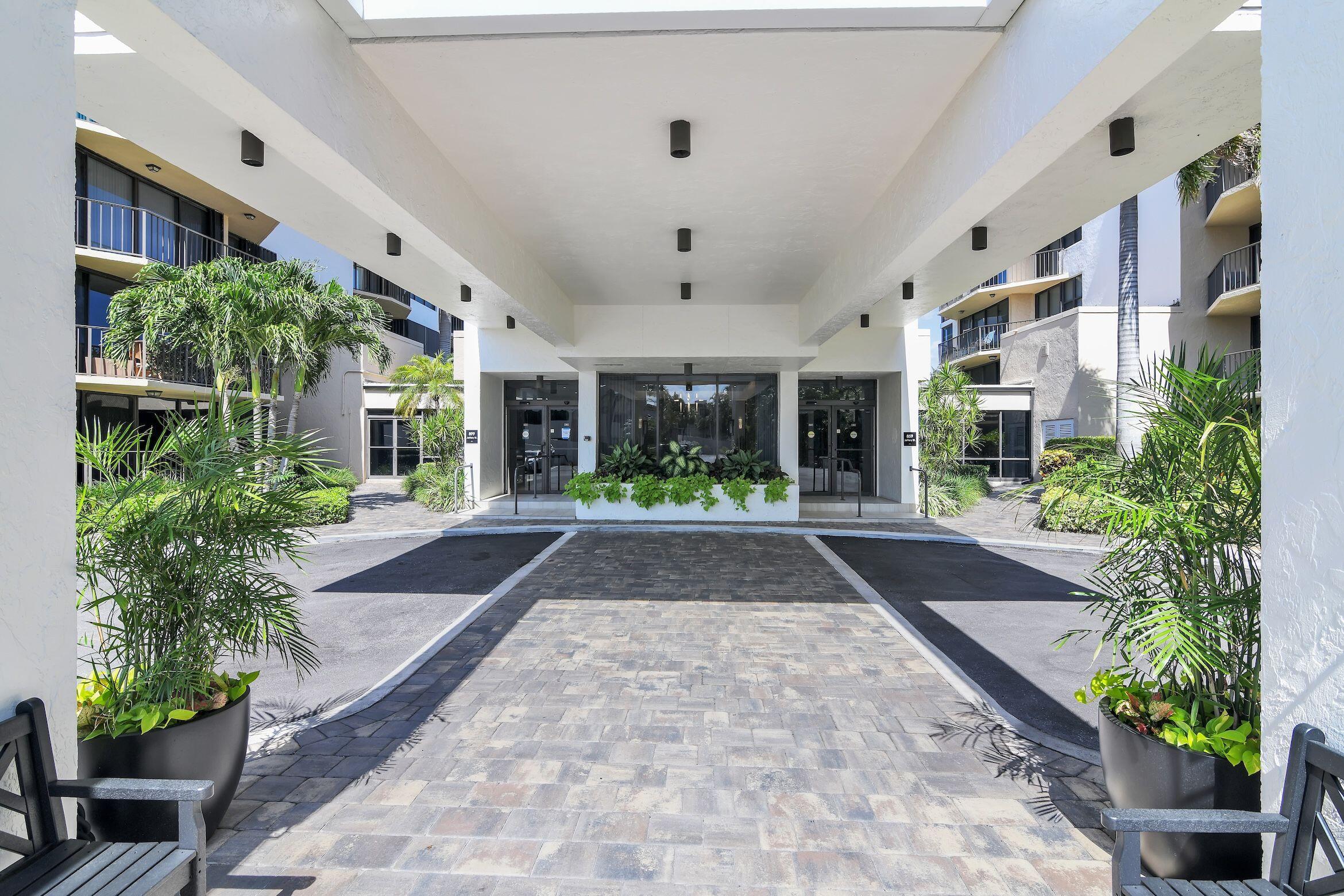 859 Jeffery Street, Unit 810 Boca Raton, FL 33487 - Photo 32 of 61 Front Entrance