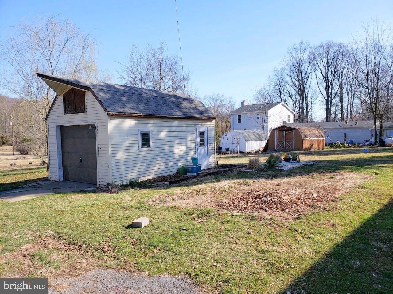 309 Park Avenue Lititz, PA 17543 - Photo 3 of 15 Gallery Image 3