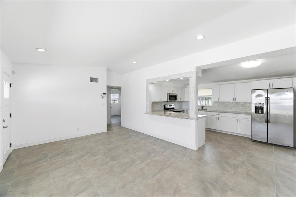 3325 West Shell Point Road Ruskin, FL 33570 - Photo 4 of 22
