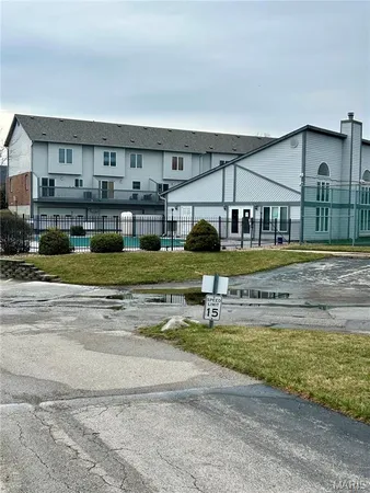 $223,000 | 4605 Sherman Park Drive, Unit 13E, St. Charles, MO 63303