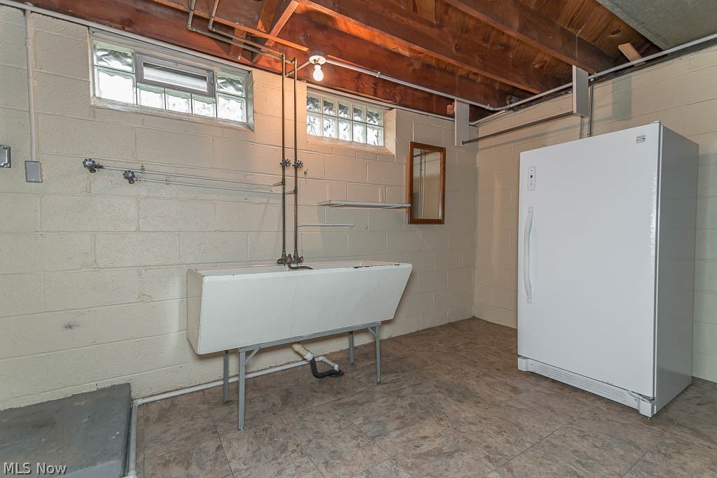 29934 Elgin Road Wickliffe, OH 44092 - Photo 29 of 35 Laundry area